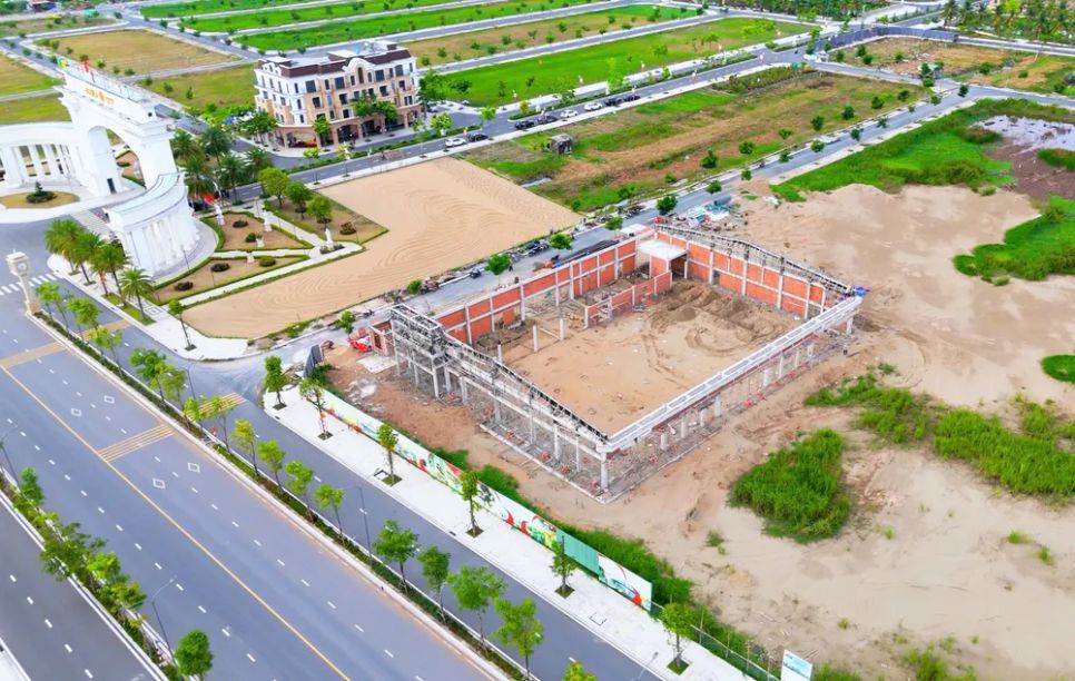 Công trình siêu thị Coop.mart và khu sinh hoạt cộng đồng tại dự án Agora City đang được gấp rút thi công