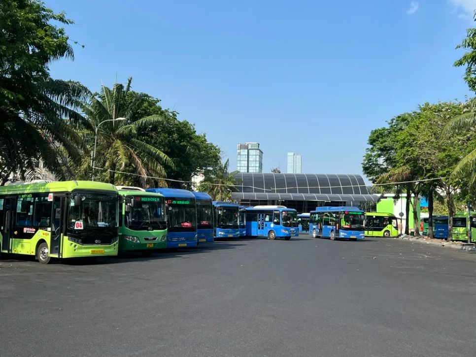 Đề xuất triển khai thí điểm mô hình vận tải hành khách công cộng theo nhu cầu (Demand Responsive Transport - DRT) tại TPHCM trong thời gian 3 năm. Ảnh: QUỐC HÙNG