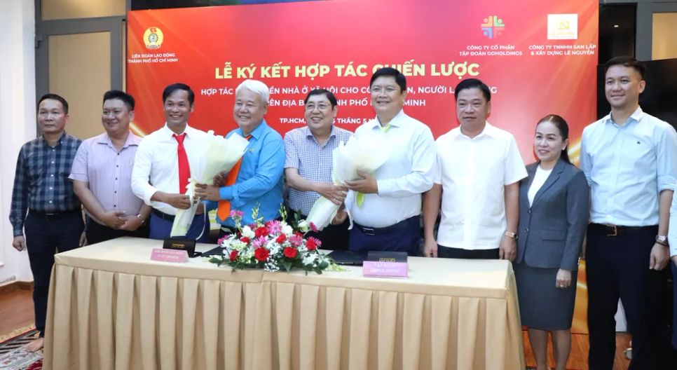Đại diện LĐLĐ TPHCM cùng Tập đoàn Go Holding, Công ty TNHH San lấp và Xây dựng Lê Nguyễn tại lễ ký kết biên bản ghi nhớ