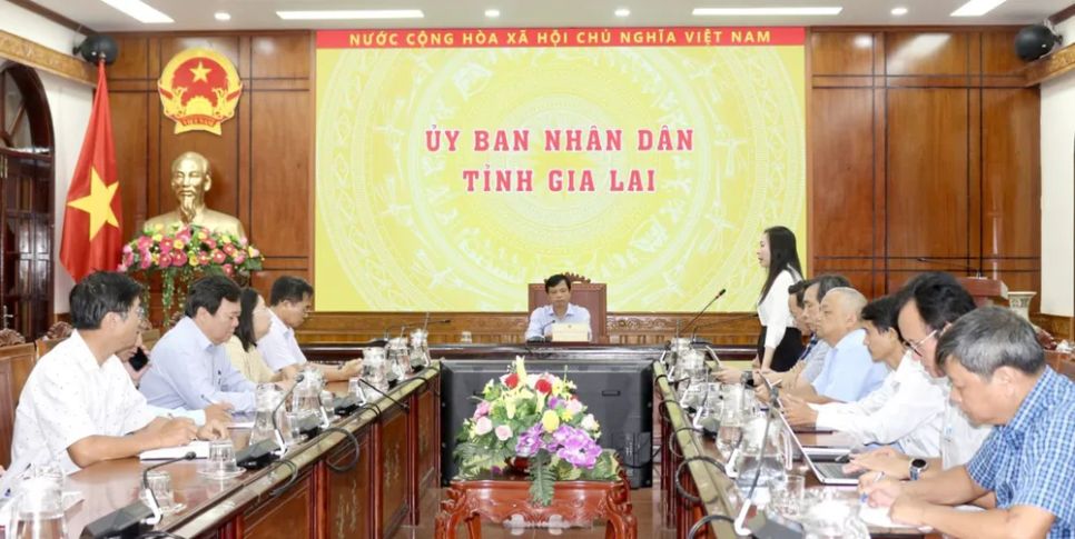 Toàn cảnh cuộc họp khẩn vào sáng 26-5. Ảnh: NGỌC MINH
