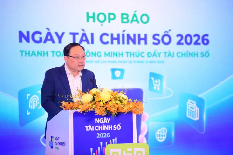 Ông Phạm Anh Tuấn, Vụ trưởng Vụ Thanh toán phát biểu tại buổi họp báo