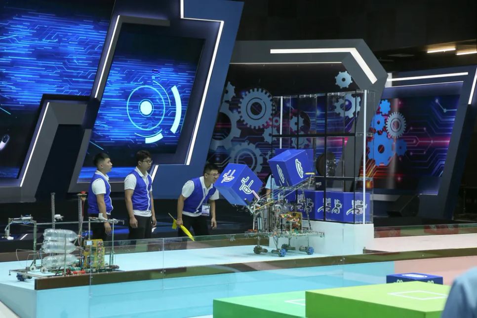 Đội chiến thắng sẽ tham dự cuộc thi Sáng tạo Robot châu Á - Thái Bình Dương tại Hồng Công (Trung Quốc). Ảnh VTV Đội chiến thắng sẽ tham dự cuộc thi Sáng tạo Robot châu Á - Thái Bình Dương tại Hồng Công (Trung Quốc). Ảnh VTV