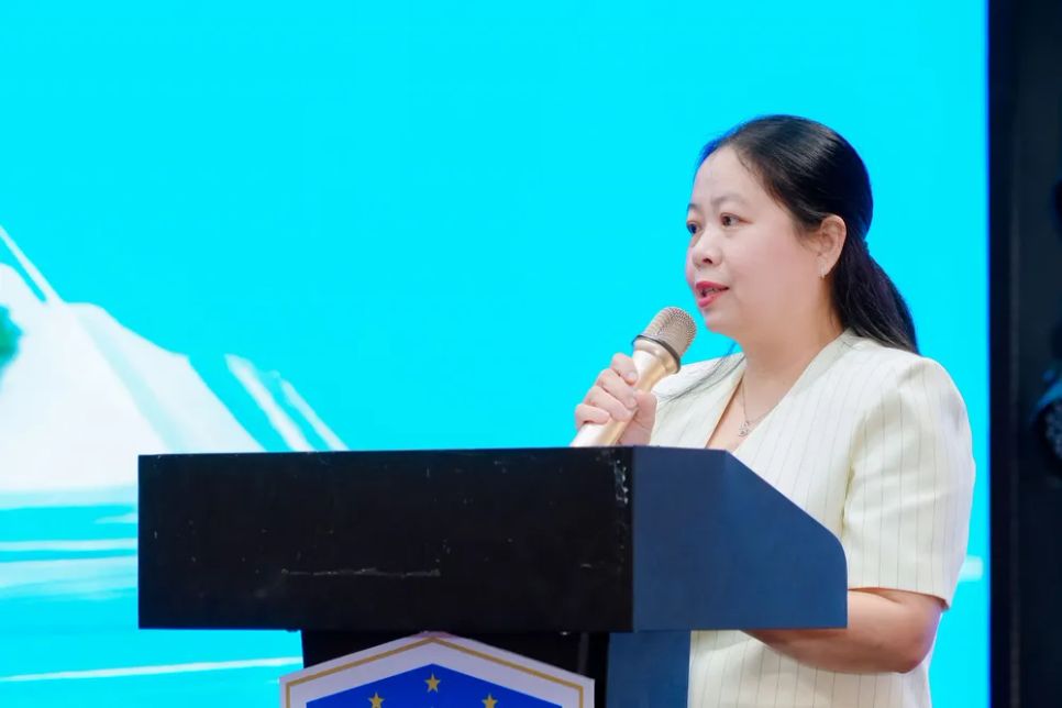 TS. Phan Thị Việt Nam phát biểu khai mạc hội thảo