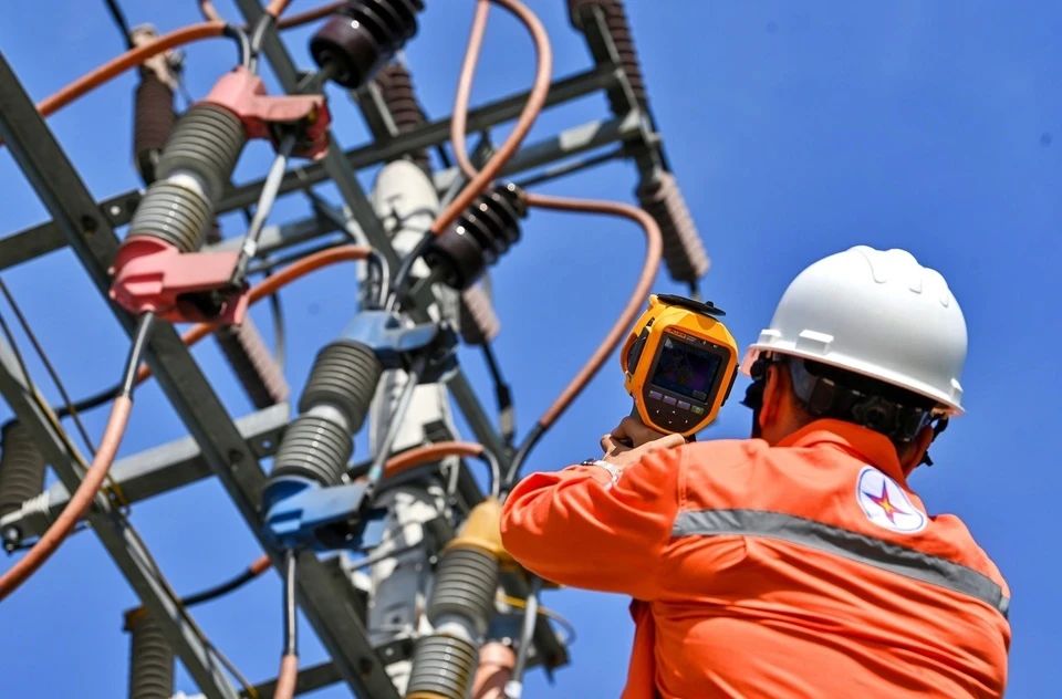 Tiêu thụ điện liên tiếp lập đỉnh trong đợt nắng nóng cao điểm. Ảnh: Việt Linh Tiêu thụ điện liên tiếp lập đỉnh trong đợt nắng nóng cao điểm. Ảnh: Việt Linh