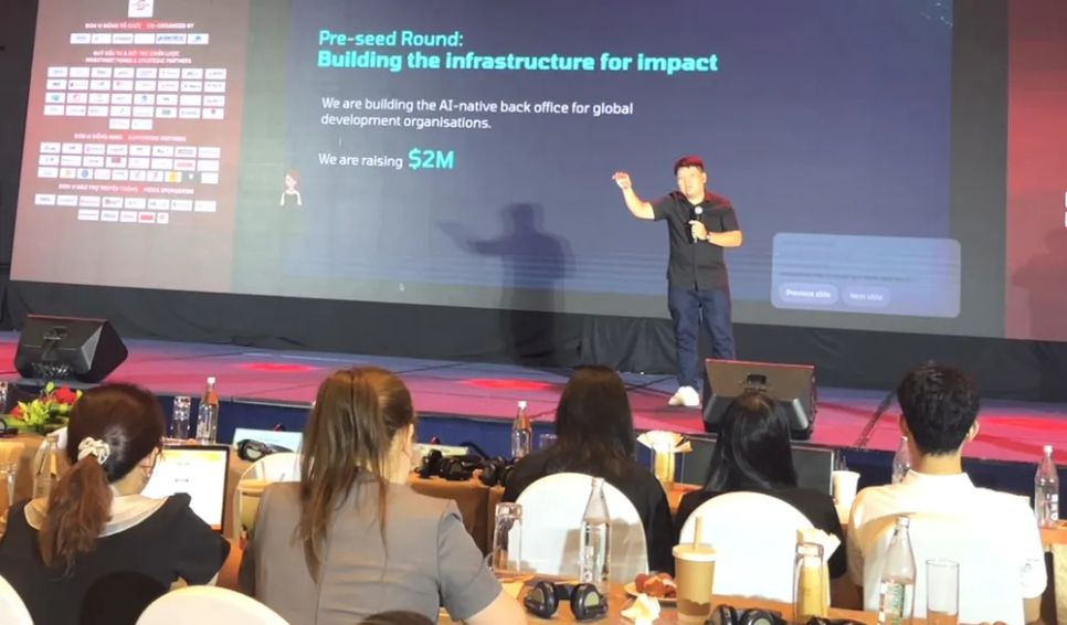 Đại diện startup thuyết trình dự án gọi vốn trước các quỹ đầu tư và nhà đầu tư thiên thần tại DAVAS 2026