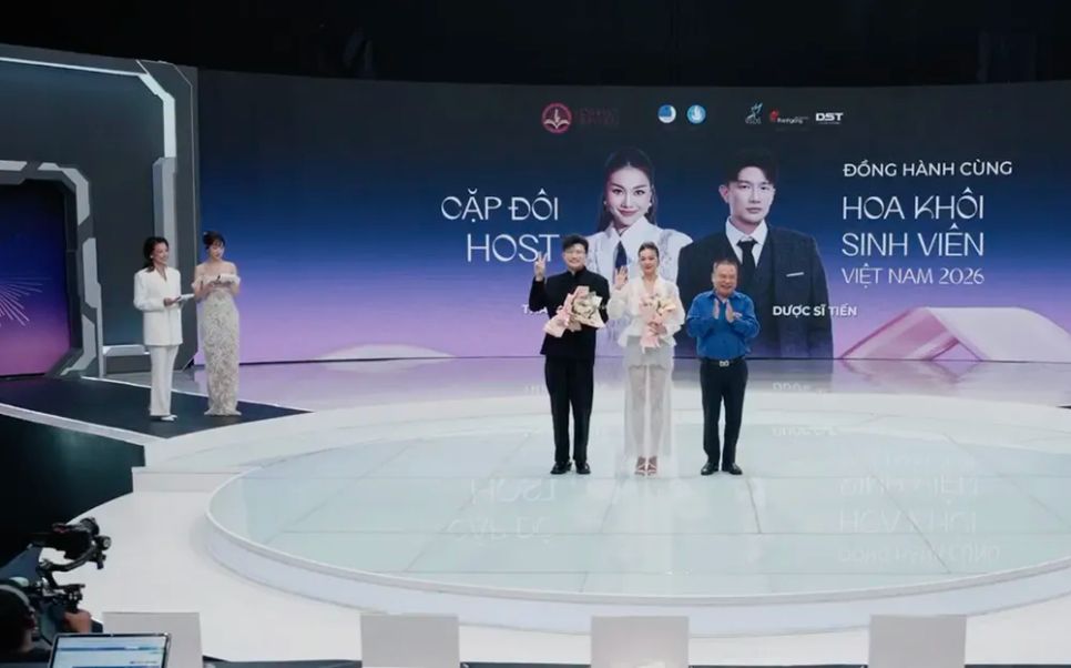 Dược sĩ Tiến, siêu mẫu Thanh Hằng sẽ đồng hành với thí sinh xuyên suốt 2 tháng diễn ra cuộc thi