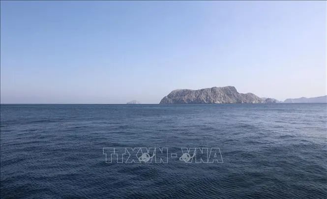 Quang cảnh eo biển Hormuz, ngày 19/2/2025. Ảnh: THX/TTXVN