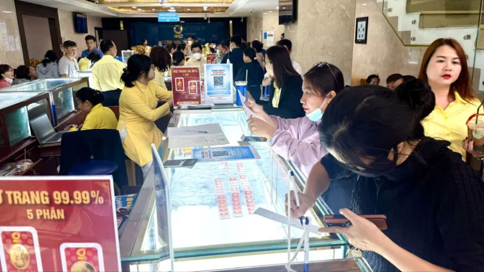 Chiều 28-5, giá vàng giảm thêm 1,2-1,5 triệu đồng/lượng