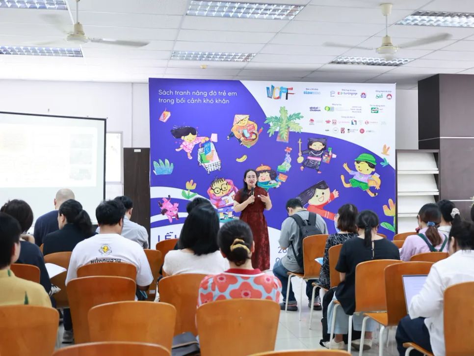 Chị Nguyễn Hữu Quỳnh Hương, Trưởng Ban tổ chức lễ hội Sách tranh thiếu nhi Việt Nam 2026, phát biểu tại chương trình. Ảnh: BTC Chị Nguyễn Hữu Quỳnh Hương, Trưởng Ban tổ chức lễ hội Sách tranh thiếu nhi Việt Nam 2026, phát biểu tại chương trình. Ảnh: BTC