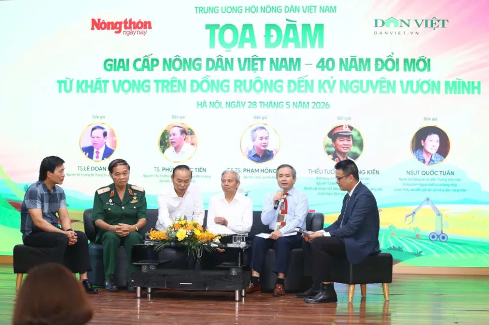 Các đại biểu tham gia tọa đàm. Ảnh: ANH THƠ