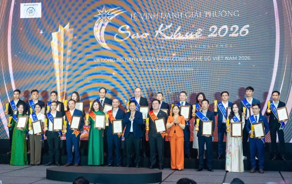 Đại diện các nhóm tác giả có sản phẩm được trao Giải thưởng Sao Khuê 2026. Ảnh: S.H