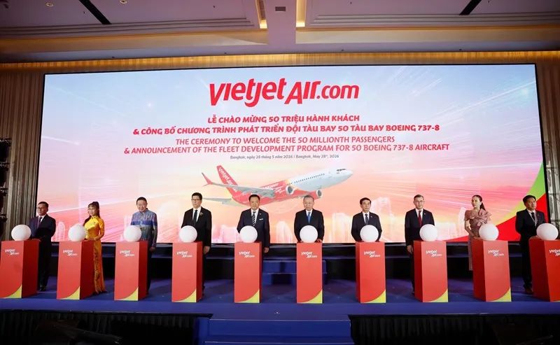 Vietjet chào mừng cột mốc 50 triệu lượt hành khách trên mạng bay Việt Nam – Thái Lan và công bố chương trình phát triển đội tàu bay Boeing 737-8 Vietjet chào mừng cột mốc 50 triệu lượt hành khách trên mạng bay Việt Nam – Thái Lan và công bố chương trình phát triển đội tàu bay Boeing 737-8