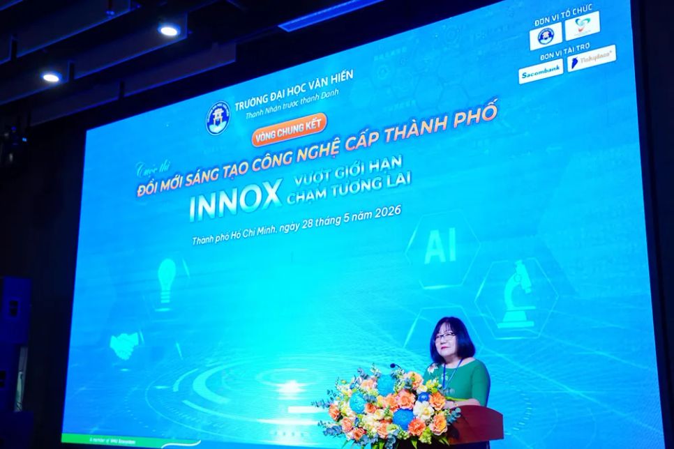 PGS. TS Nguyễn Thị Thu Trang, Phó Hiệu trưởng Trường Đại học Văn Hiến phát biểu chia sẻ tại cuộc thi