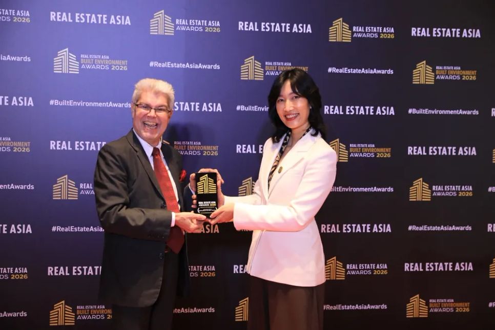 Đại diện Masterise Homes nhận cúp vinh danh tại hạng mục Developer of the Year - Vietnam 2026. Đại diện Masterise Homes nhận cúp vinh danh tại hạng mục Developer of the Year - Vietnam 2026.