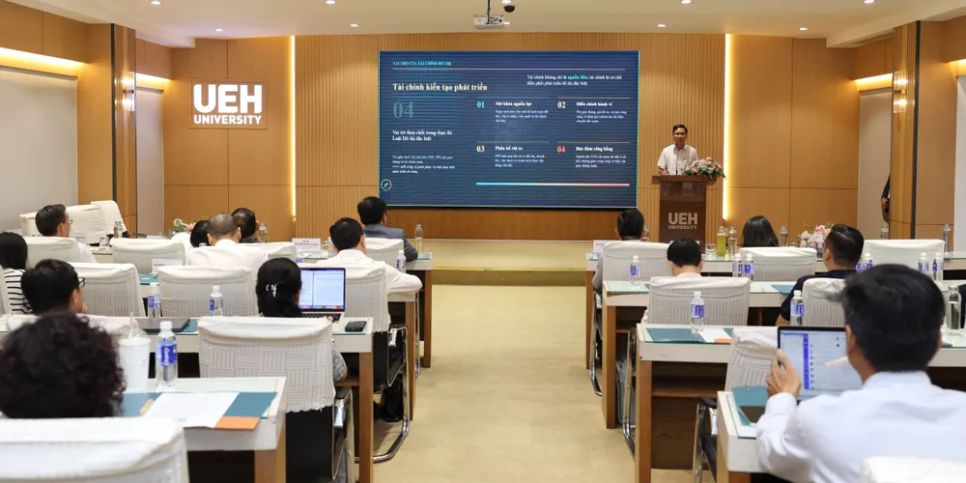 Hội thảo diễn ra tại Đại học Kinh tế TPHCM sáng 29-5
