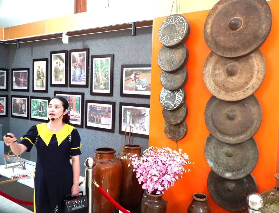 Bộ cồng chiêng là di sản văn hóa thiêng liêng của đồng bào S'tiêng Bộ cồng chiêng là di sản văn hóa thiêng liêng của đồng bào S'tiêng