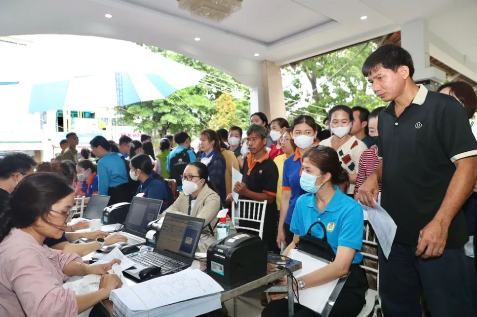Chương trình thu hút đông đảo công nhân lao động tham gia. Ảnh: HOÀNG TRIỀU
