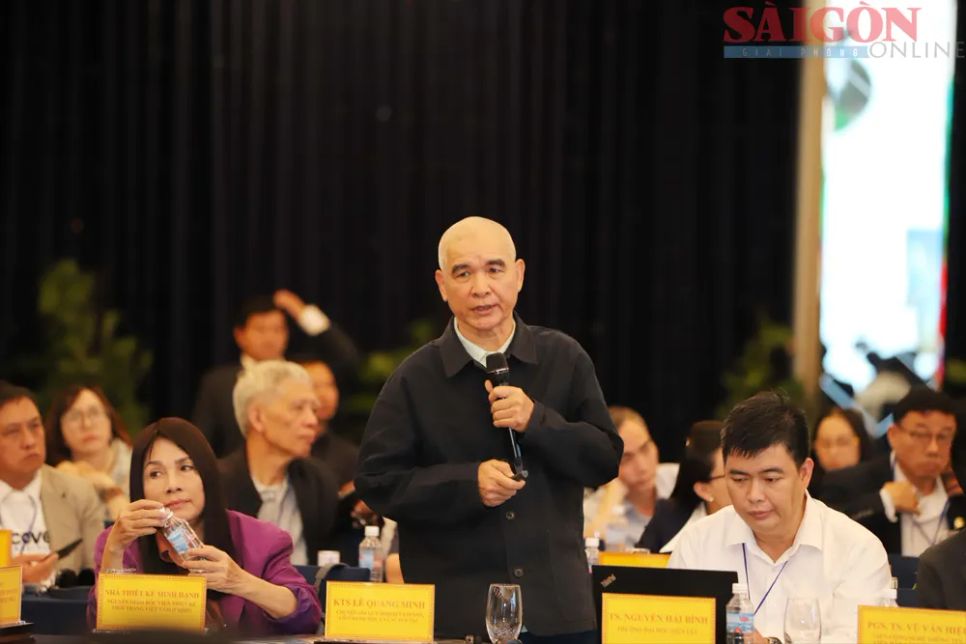 KTS Lê Quang Minh, chuyên gia quy hoạch và di sản phát biểu tại hội thảo. Ảnh: ĐOÀN KIÊN