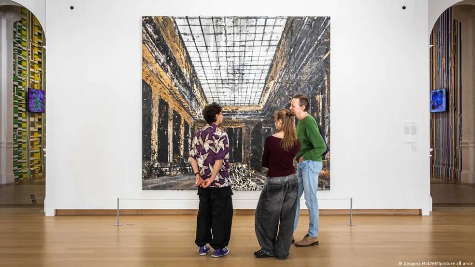 Bảo tàng Stedelijk ở Amsterdam (Hà Lan) tuyển chọn thiếu niên địa phương tham gia vận hành bảo tàng (ẢNH: DW) Bảo tàng Stedelijk ở Amsterdam (Hà Lan) tuyển chọn thiếu niên địa phương tham gia vận hành bảo tàng (ẢNH: DW)