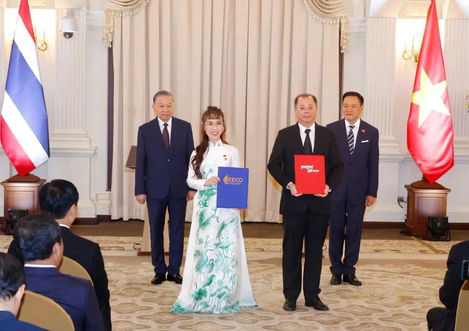 Vietjet và Văn phòng Hành lang Kinh tế phía Đông EECO thuộc Chính phủ Thái Lan trao thỏa thuận hợp tác phát triển trung tâm kỹ thuật tàu bay MRO tại sân bay quốc tế U-Tapao, Thái Lan.