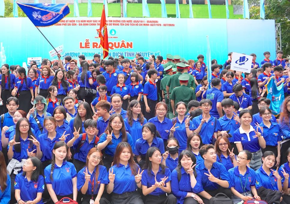 Các chiến sĩ tình nguyện tại lễ xuất quân. ẢNH QUANG HUY