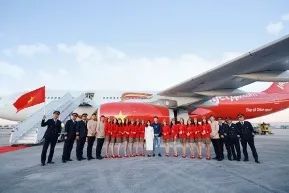 Tiếp viên hàng không Vietjet tỏa sáng trên mỗi hành trình bay