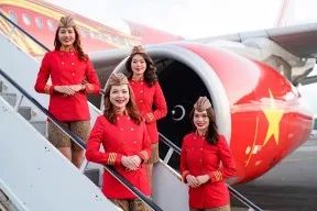 Tiếp viên hàng không Vietjet tỏa sáng trên mỗi hành trình bay
