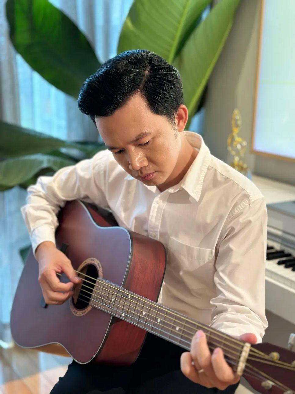 Nhạc sĩ Nguyễn Bá Hùng Nhạc sĩ Nguyễn Bá Hùng