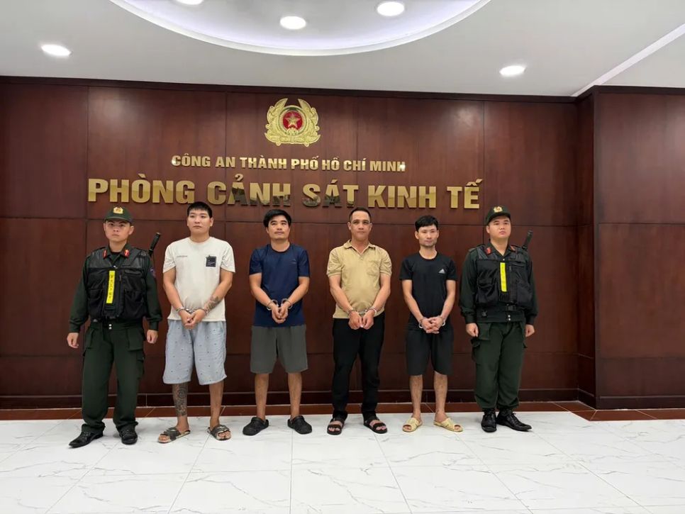 Từ trái qua phải: Lâm Văn Hưng, Trần Văn Nghĩa, Nguyễn Văn Định, Lưu Văn Thiệp