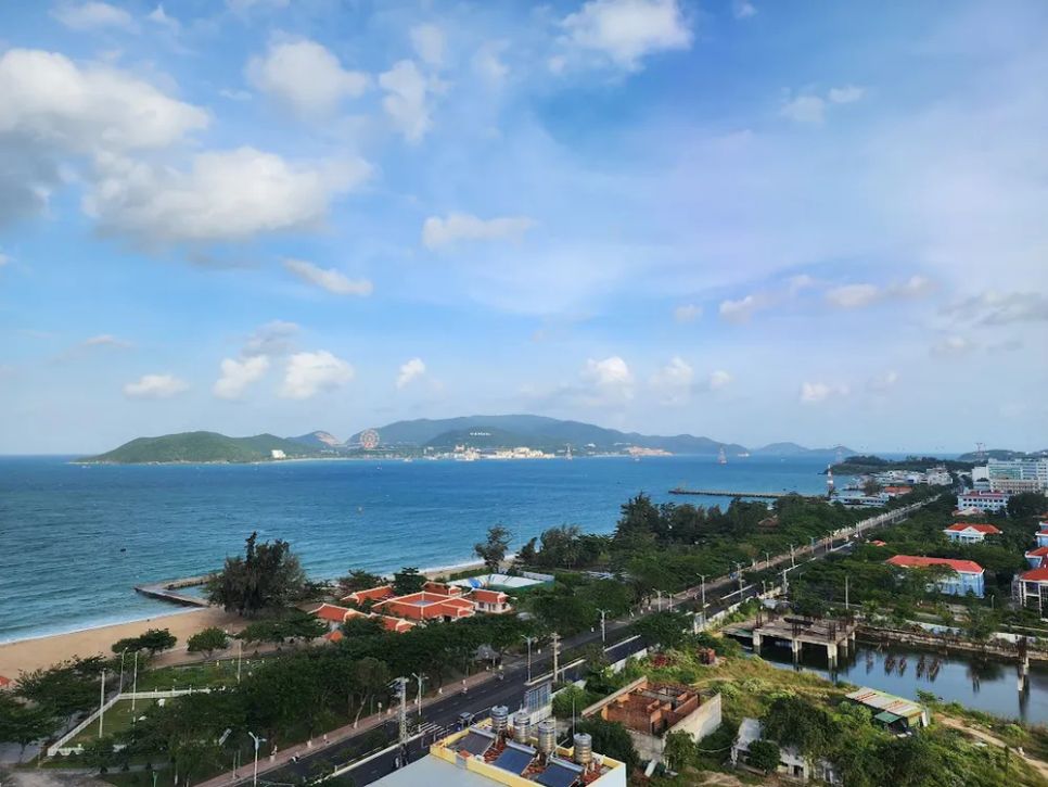 Nha Trang là điểm đến được nhiều du khách trong nước tìm kiếm trong mùa hè. Ảnh: THU HÀ