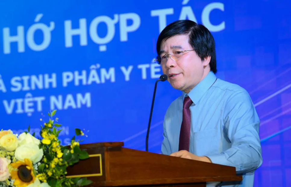 BS-CK2 Ngô Phi Phương, Viện Kiểm định Quốc gia Vắc xin và Sinh phẩm y tế phát biểu tại buổi lễ