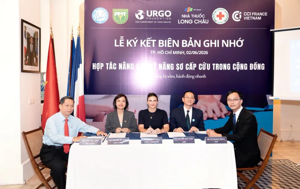 Toàn cảnh buổi ký kết