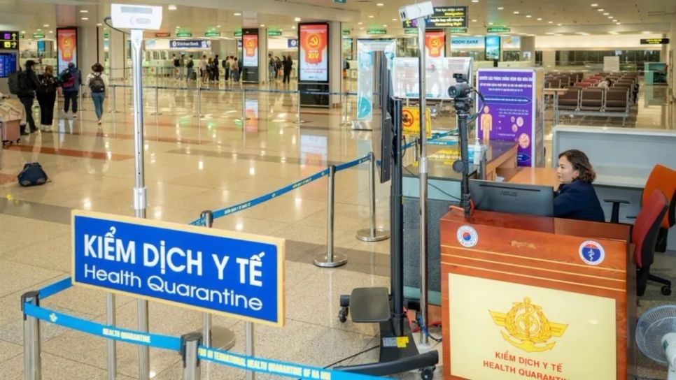 Ngành hàng không tăng cường kiểm soát dịch Ebola xâm nhập Ngành hàng không tăng cường kiểm soát dịch Ebola xâm nhập
