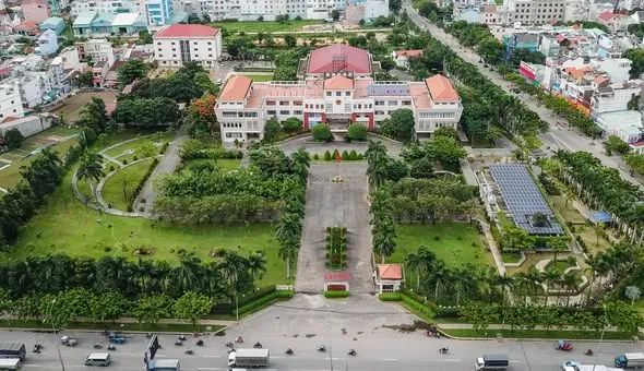 Trụ sở UBND quận Tân Phú (cũ) được chuyển thành trường học sau khi sắp xếp bộ máy Trụ sở UBND quận Tân Phú (cũ) được chuyển thành trường học sau khi sắp xếp bộ máy