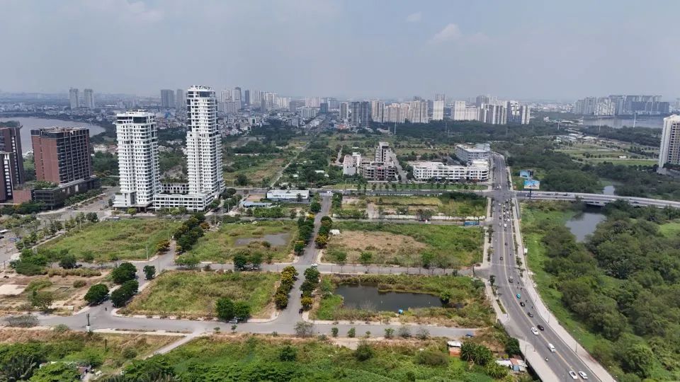 Nhiều dự án, công trình tồn đọng kéo dài đã được Nhiều dự án, công trình tồn đọng kéo dài đã được