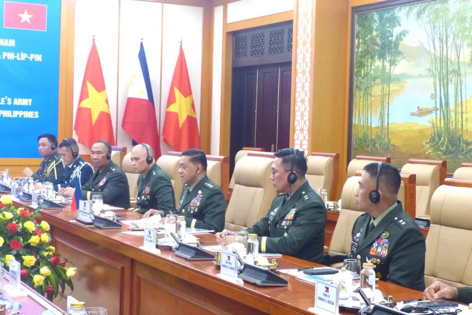 Các đại biểu phía Philippines tham gia hội đàm. Ảnh: TRẦN BÌNH Các đại biểu phía Philippines tham gia hội đàm. Ảnh: TRẦN BÌNH