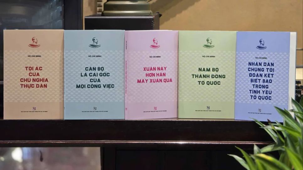 5 tác phẩm của Chủ tịch Hồ Chí Minh trong tủ sách 