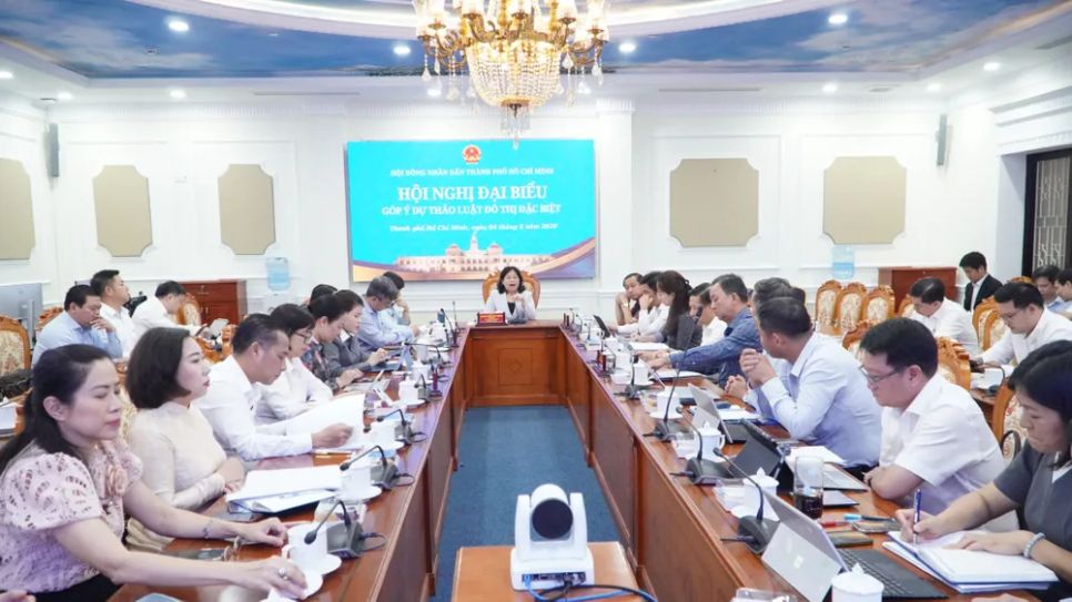 Phó Chủ tịch HĐND TPHCM Nguyễn Trường Nhật Phượng chủ trì hội nghị