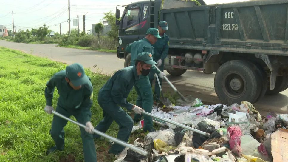 Xử lý các bãi rác tự phát tại xã Hàm Liêm