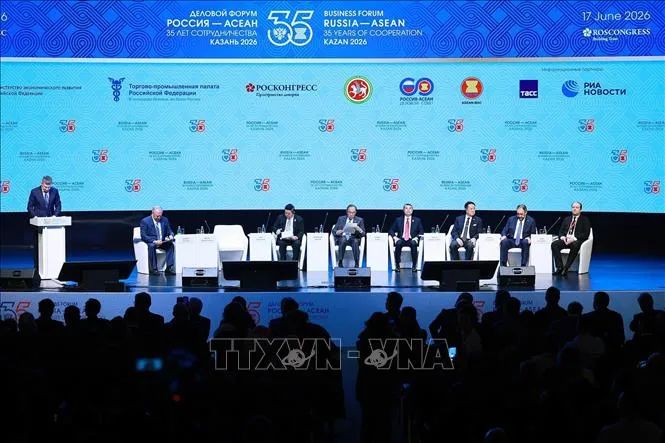 Thủ tướng Lê Minh Hưng tham dự Phiên khai mạc Diễn đàn Doanh nghiệp ASEAN - Nga. Ảnh: TTXVN