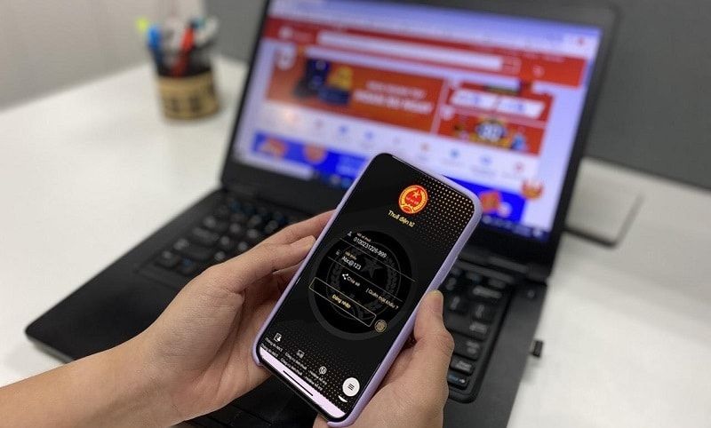 Cục Thuế lấy ý kiến người dân, doanh nghiệp để hoàn thiện ứng dụng eTax Mobile. Ảnh minh họa Cục Thuế lấy ý kiến người dân, doanh nghiệp để hoàn thiện ứng dụng eTax Mobile. Ảnh minh họa