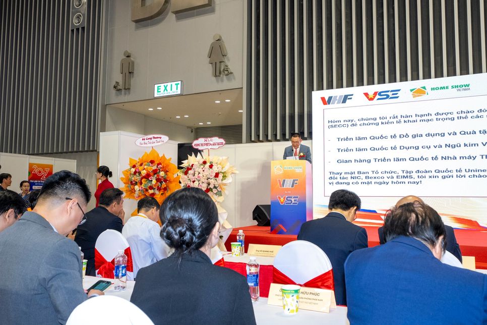 Ông Steven Ni, đại diện đơn vị tổ chức Uninet phát biểu tại lễ khai mạc