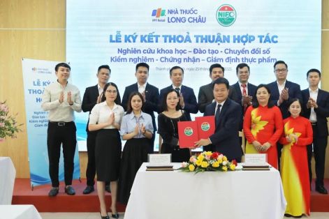 Long Châu hợp tác cùng Viện Kiểm nghiệm an toàn vệ sinh thực phẩm Quốc gia - Bộ Y tế