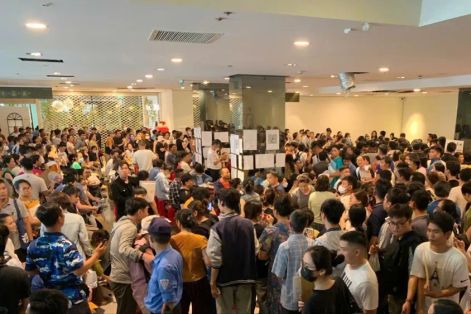 Xếp hàng xuyên đêm chờ nộp hồ sơ mua nhà ở xã hội tại Đà Nẵng