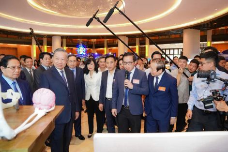 Vinmec trình làng robot y tế “Make in Vietnam”, tiên phong mô hình bệnh viện thông minh