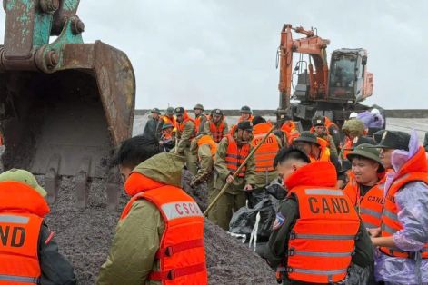 Nhiều địa phương cho học sinh nghỉ học, cấm biển, xả nước hồ chứa