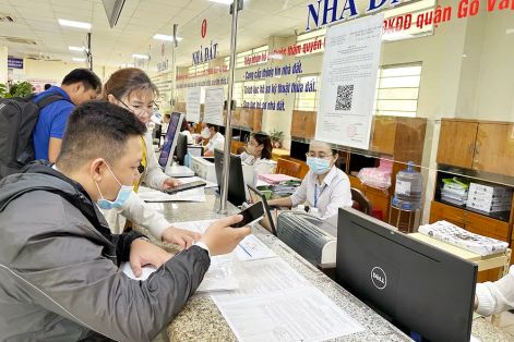 Giao dịch giảm, giá chung cư tại TPHCM vẫn tăng