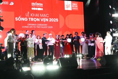 "Sống trọn vẹn 2025": Chung tay đẩy lùi dịch bệnh AIDS
