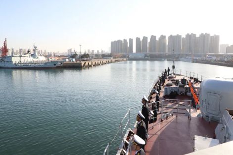 Tàu Trần Hưng Đạo thăm, giao lưu với hải quân Trung Quốc