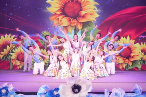 Chăm lo và tôn vinh tài năng của các em khuyết tật